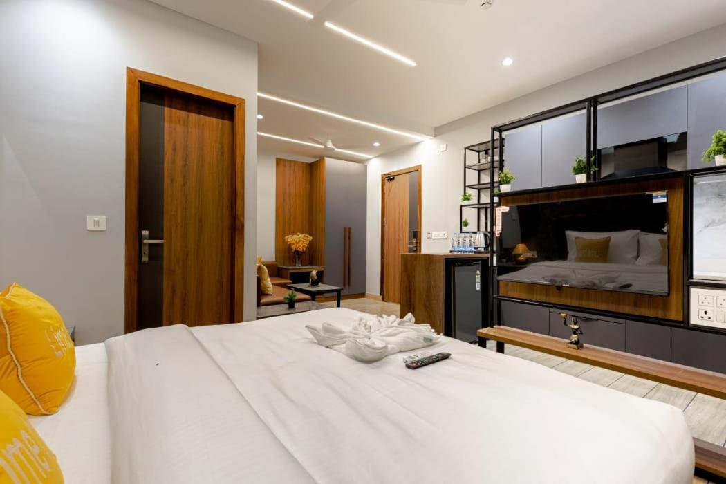 Hotel Imperial Stayz Sector 51 คูร์เคาน์ ภายนอก รูปภาพ